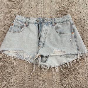 Garage denim shorts size 00 super flattering